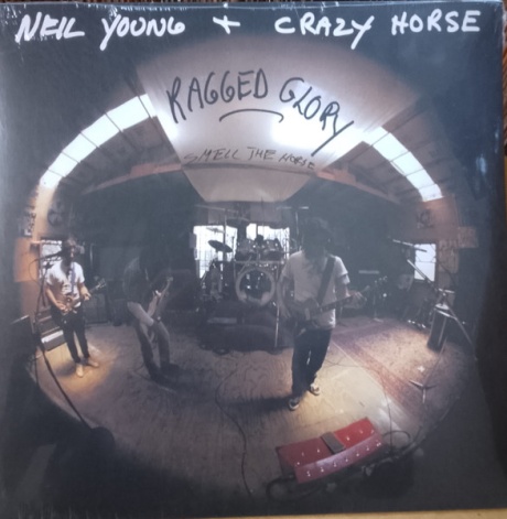 Ragged Glory - Smell The Horse